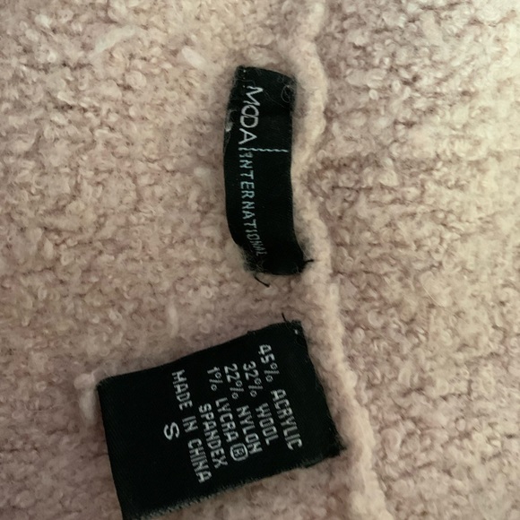 Victoria Secret cross front over the shoulder dusty rose sweater size small. - Picture 3 of 3